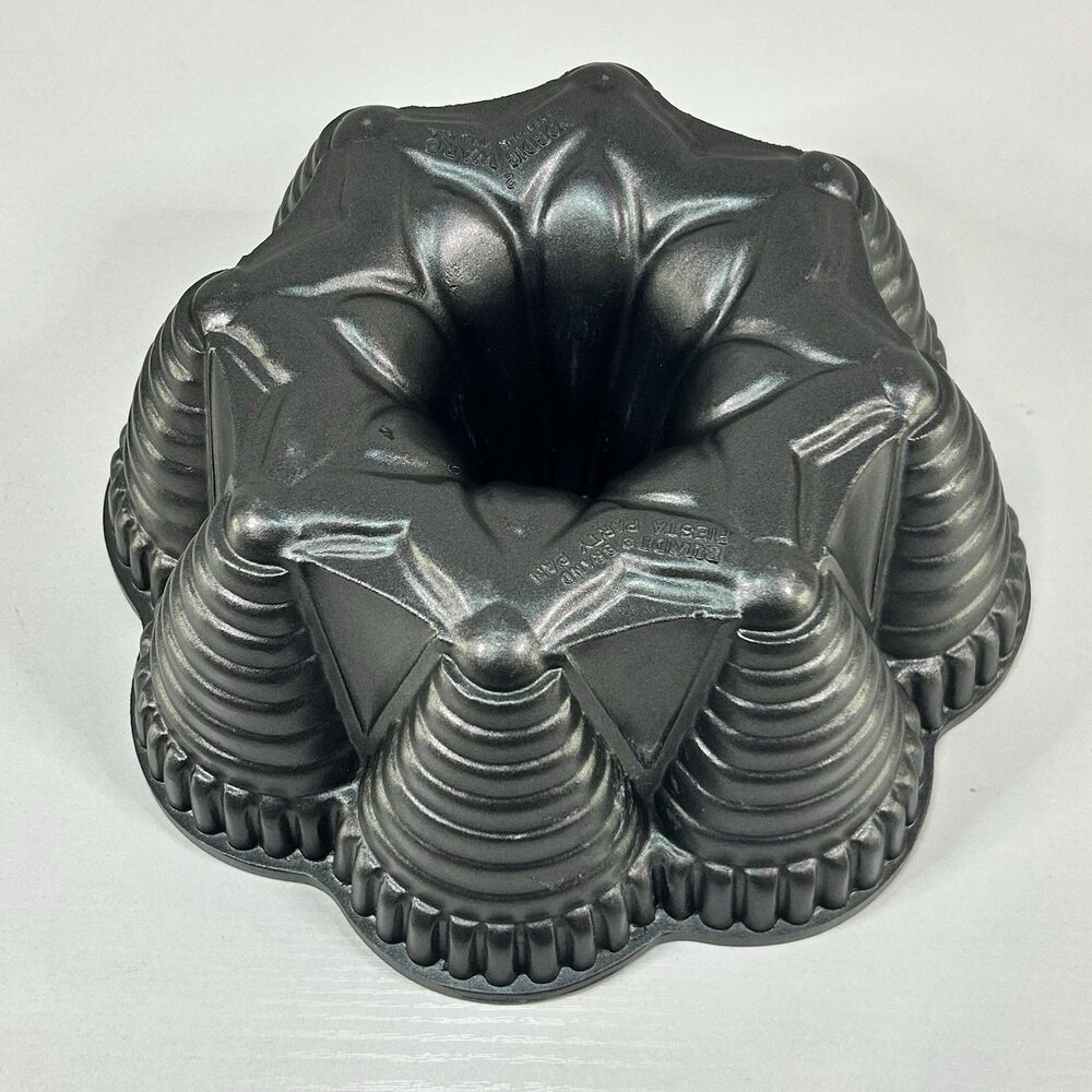 Nordic Ware FIESTA PARTY PAN Bundt Cake Pan Made In USA